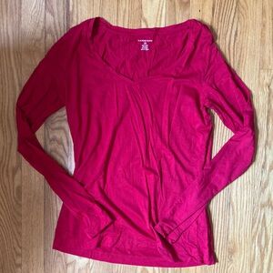Land’s End Long Sleeve Red T-Shirt with V-neck❤️✨❤️✨